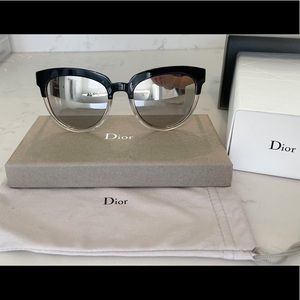 ❌SOLD❌Dior Sighted Mirrored Sunglasses Black/Clear